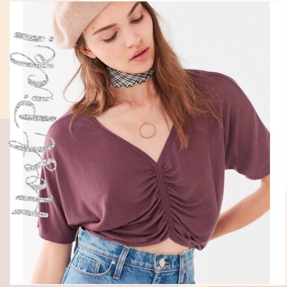 Urban Outfitters Tops - 🎉HP🎉 Urban Outfitters Crop Top